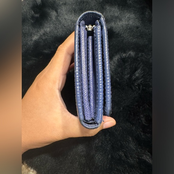 Louis Vuitton Tresor Wallet - Picture 6 of 17